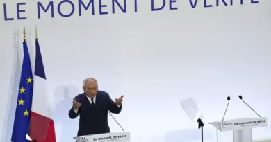Jours fériés, année blanche, retraites… Le plan de François Bayrou pour réduire le déficit